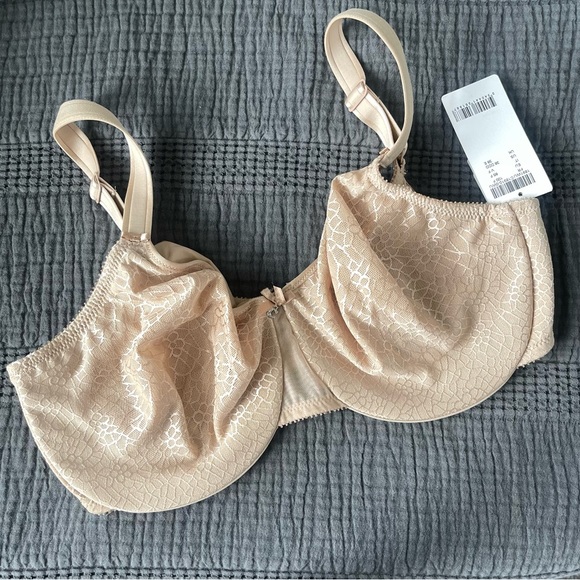 Chantelle C Magnifique Seamless Unlined Minimizer Bra - Picture 2 of 6